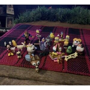 Random Mini Figure Toy Lot Of 25 - Mini Shelf Items - Nice Lot